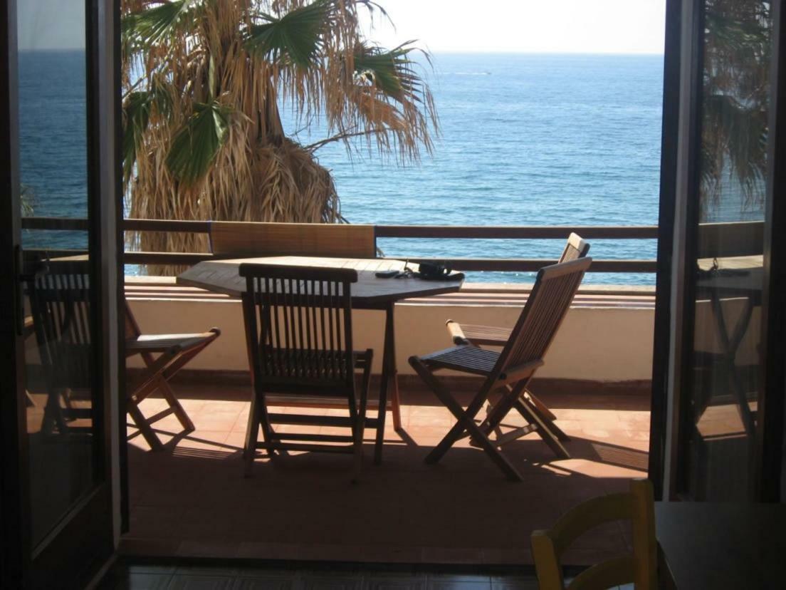 Waterfront Apartments Bosa Porto Alabe エクステリア 写真
