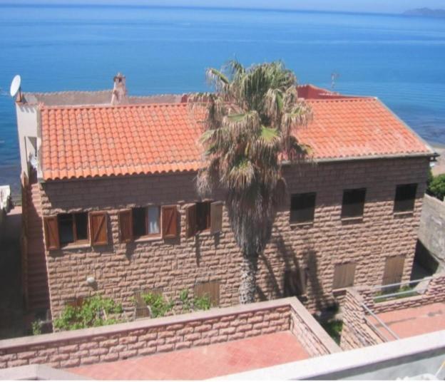 Waterfront Apartments Bosa Porto Alabe エクステリア 写真